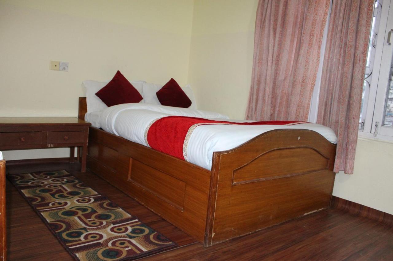Hotel Snow Leopard Pokhara Exterior foto